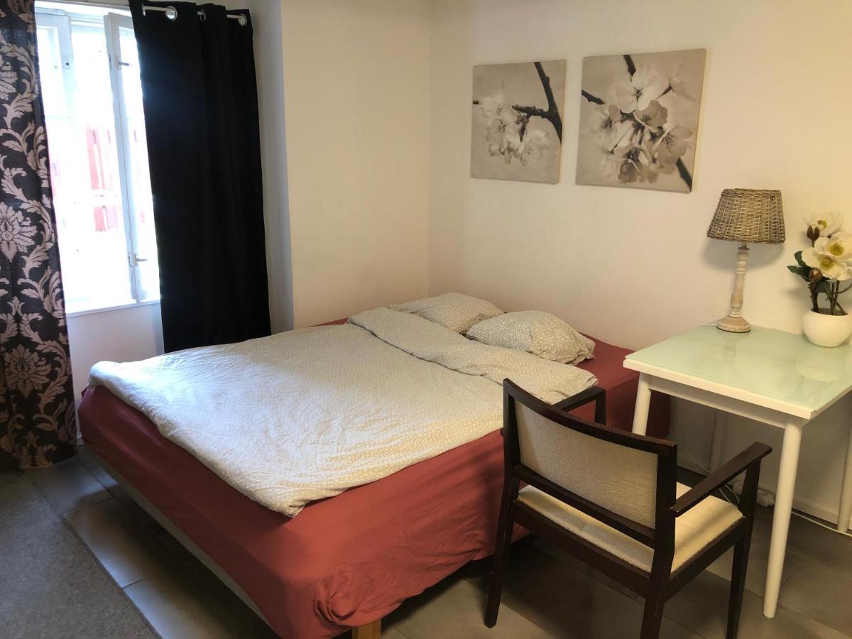 Puutaloyksioe 1 Km Turun Rautatieasemalta Apartman Turku Kültér fotó